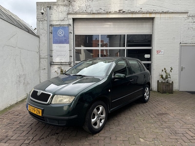 Škoda Fabia 1.4-16V Choice Airco/PDC/Cruisecontrol/Stoelverwarming/LMvelgen