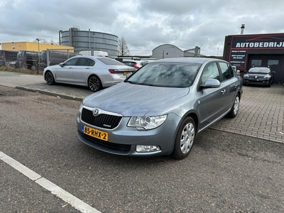 Škoda Superb 1.6 TDI XENON/NAVI/LMV (bj 2011)