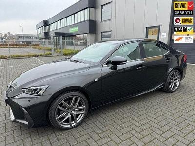 Lexus IS 300h Hybrid F-Sport Line