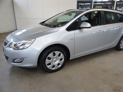 Opel Astra Sports Tourer 1.4 Edition Navi, Trekhaak.