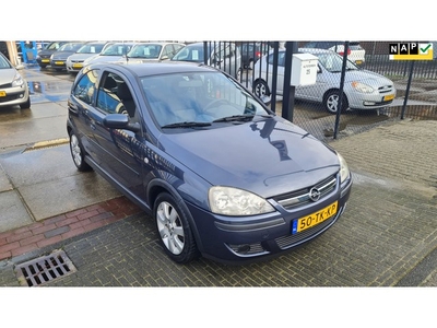 Opel Corsa 1.4-16V Silverline *airco*