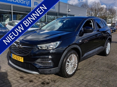 Opel Grandland X 1.2 Turbo 131pk Automaat Business Executive | Navi + Apple Carplay | Clima | Cruise | Keyless Entry | Pdc V+A+Assist | Dodehoek+Rijstrooksensor | Privacy Glass | 18''lm