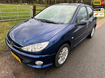 Peugeot 206 1.4 Air-line 3 dealer onderhouden met airco