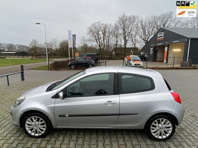 Renault Clio 1.4-16V Dynamique Luxe ClimaCruise N.A.P