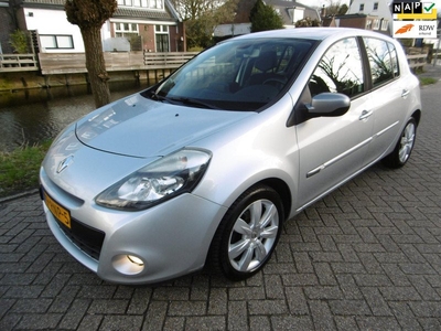 Renault Clio 1.6i 111pk 5-deurs Automaat Navi Clima Cruise Historie