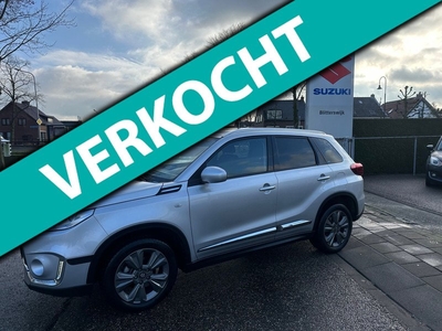 Suzuki Vitara 112PK Boosterjet Select // Trekhaak // Door ons onderhouden // Stootlijst // Navigatie // Rijklaarprijs!