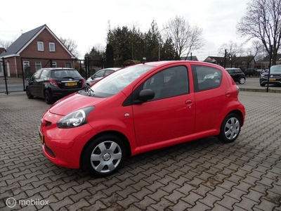 Toyota Aygo 1.0-12V 4DRS AIRCO ELL PAK .123.952 KM N.A.P