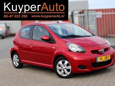 Toyota Aygo 1.0-12V Aspiration Red 5 DRS AIRCO dealer onderhouden