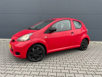 Toyota Aygo 1.0-12V bouwjaar 2010 met nw apk