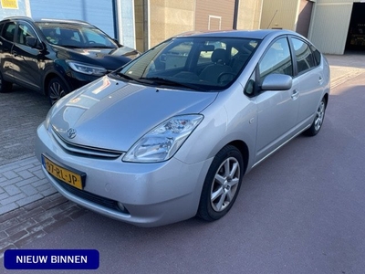 Toyota Prius 2005 Business Navi 177.523km NAP Lees tekst Cruise Control, etc. 1e eigenaar auto. Boekjes aanwezig.