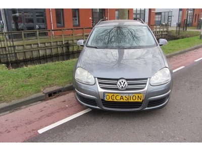 Volkswagen Golf 1.6 Comfortline Business