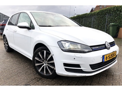 Volkswagen Golf 1.6 TDI Highline BlueMotion