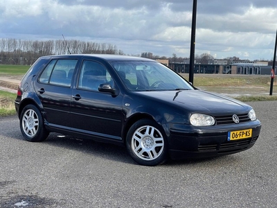 Volkswagen Golf 1.8-5V Turbo GTI