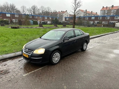 Volkswagen Jetta 1.6 MPI 75kw Comfortline ACC NW APK Cruise