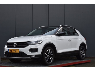 Volkswagen T-Roc 1.0 TSI Style Business trekhaak navigatie