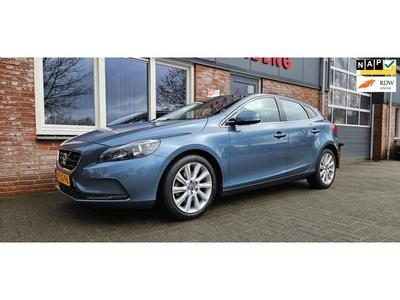 Volvo V40 1.6 T2 Momentum Navigatie! Cruise Control!