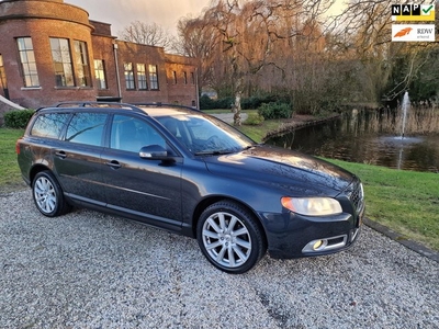 Volvo V70 2.0i benzine R-DESiGN airco LEDER xenon NAVi