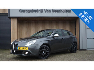 Alfa Romeo Giulietta 1.4 T 211pk Distinctive Limited Edition Leder Xenon 18inch LM Navi *NL auto* 99094km! 2e Eigenaar!