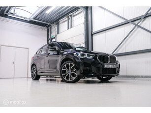 BMW X1 xDrive25e eDrive M Edition 220 pk | Camera | NL auto NAP | DAB | Ambiance | 19 inch | Leder | Sportline |