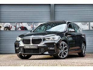 BMW X1 xDrive25e M-Sport M-Pakket /LED/PANODAK/ACC/HUD/HARMAN-KARDON/CAMERA/KEYLESS!