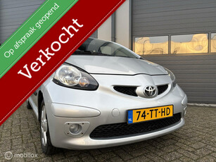 Toyota Aygo 1.0-12V Sport Uitvoering AIRCO/NL Auto