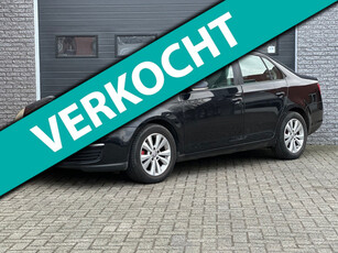 Volkswagen Jetta 1.6 FSI CLIMA / CRUISE / NAVI / CARPLAY!