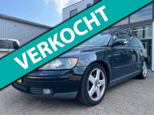 Volvo V50 2.0D Momentum leer navigatie camera clima cruise controle lm-velgen elektrische pakket stoelverwarming trekhaak dealeron