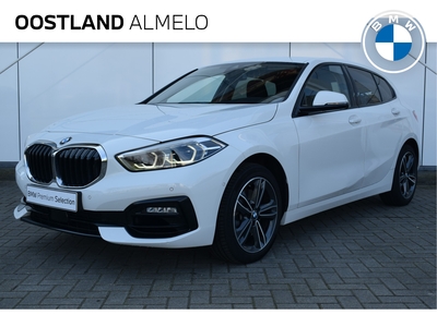 BMW 1-SERIE 118i Executive Sport Line Automaat / Sportstoelen / LED / Parking Assistant / Live Cockpit Professional / Extra getint glas achter / Cruise Control