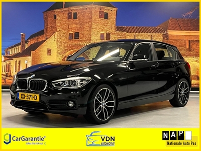 BMW 1-SERIE 118i Sport Line Edition Automaat Navi LED PDC