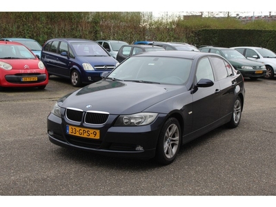 BMW 3-serie 318d Airco/Navi/Cruise/Parkeersensoren