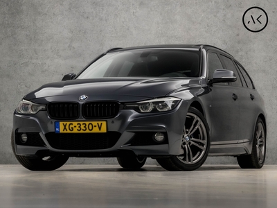 BMW 3-SERIE Touring 318i M Sport Shadow Automaat (PANORAMADAK, GROOT NAVI, DEALER ONDERHOUDEN, LEDEREN SPORTSTOELEN, STOELVERWARMING, GETINT GLAS, DIGITAL COCKPIT, ELEK ACHTERKLEP, NIEUWSTAAT)