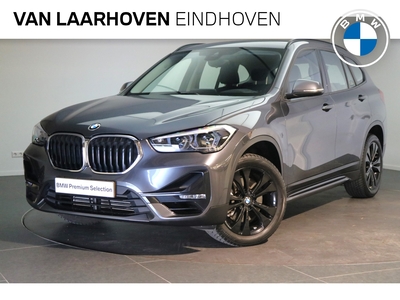 BMW X1 sDrive20i Executive Sport Line Automaat / Sportstoelen / Adaptieve LED / Head-Up / Navigatie Plus / PDC achter / Cruise Control