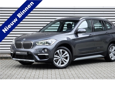 BMW X1 sDrive20i High Executive Panoramadak | Leder | Head Up | Trekhaak | NAP |