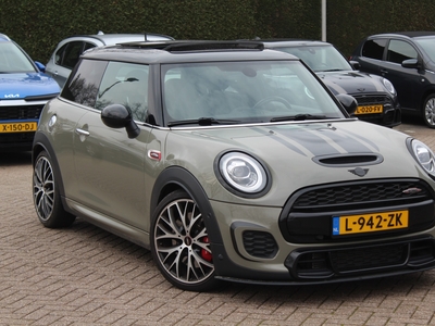 MINI MINI 2.0 John Cooper Works Chili / Panoramadak / Leder / Navigatie / Harman Kardon / Parkeerhulp V+A / Cruise Control