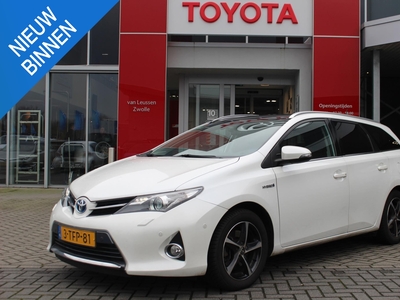 TOYOTA AURIS Touring Sports 1.8 Hybrid Lease+ PANODAK STOELVERW KEYLESS PARK-SENSOREN 17' LM-VELGEN CAMERA NAVI BLUETOOTH CRUISE CLIMA NL-AUTO