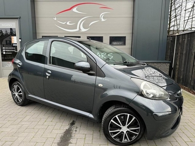 Toyota Aygo 1.0-12V + AIRCO DEALER ONDERH. NIEUWE APK!