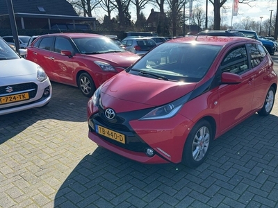 TOYOTA AYGO 1.0 VVT-i X-JOY Navigatie / DAB / Climate control