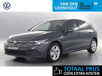 VOLKSWAGEN GOLF 1.0 eTSI 110pk Life Business / Navigatie / Camera / Stoelverwarming