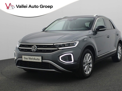 VOLKSWAGEN T-ROC 1.0 TSI 110PK Style | Navi | Parkeersensoren voor/achter | Stoelverwarming | ACC | 17 inch