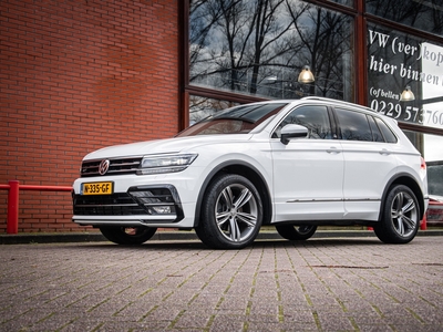 VOLKSWAGEN TIGUAN 2.0 TSI Business R-Line | Incl. BTW | 4 Motion| Adapt. cruise | Head up Display | Car play | Navi | Trekhaak |