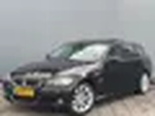 BMW 3 Serie Touring BWJ 2011 330i 272PK Luxury Line LEER CLIMA NAVI CRUISE XENON TREKH