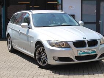 BMW 3-SERIE Touring 318i Luxury Line