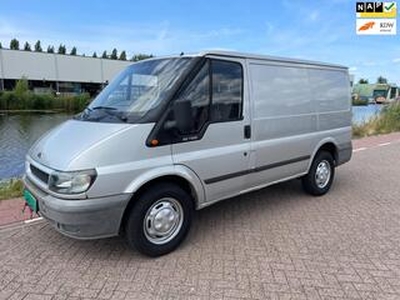 Ford TRANSIT 300S 2.4TDdi!WEINIG KM:173000NAP!EURO 4!APK:BIJ AFLEVERING!BANDEN GOED!NETTE BUS!CENTRAAL!ELECKTRISH SPIEGEL!NETTEBUS