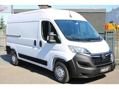 Opel MOVANO 2.2 TD 140PK L2H2 3.5T Navi, Camera, DAB+ Apple Carplay, Airco ECC, Cruise Control, PDC achter, Nieuw