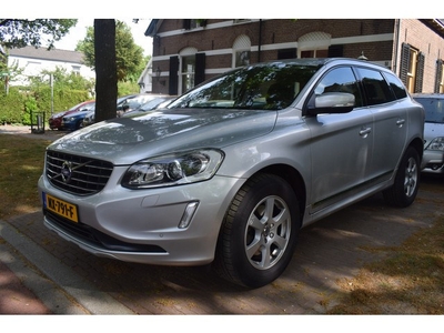 Volvo XC60 2.0 D4 FWD R-Design Leer (bj 2017, automaat)