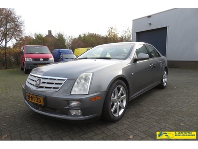 Cadillac SEVILLE STS SEDAN SEVILLE STS SEDAN; 4.6 - V8 AUT goedkoopste van NL op dit moment !!!