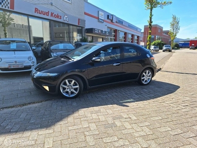 HONDA CIVIC 1.8i SPORT / Airco / Trekhaak /