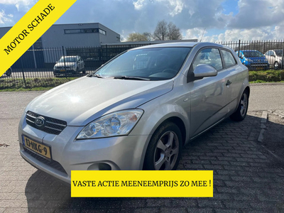 Kia Ceed Pro_Ceed 1.4 CVVT Fifteen AIRCO LET OP START NIET !!!! NOT RUNNING !!!!!