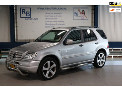 Mercedes-Benz M-klasse 320 / Bull + Side / LEES TEKST / READ TEXT !