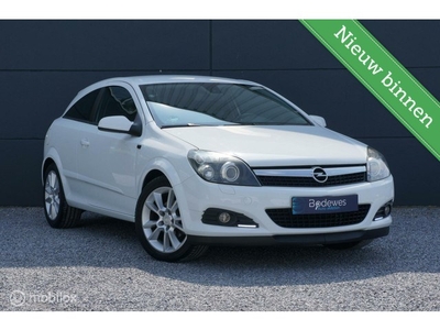 Opel Astra GTC 1.6 16v Sport Navi Cruise Bluetooth Cam Xeno